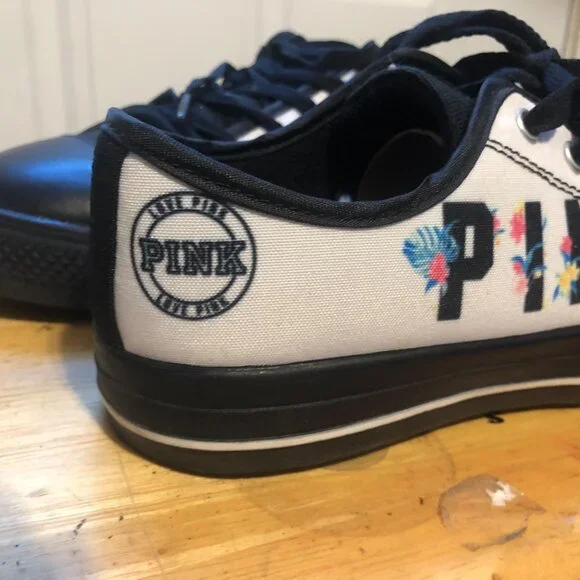 Custom shoes - Picture 7 of 8